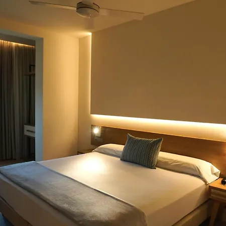 Hotel Brisamar Suites-3